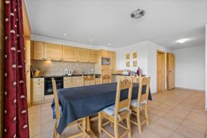 Plein Ciel 2 au centre a Anzere avec vue sur les Alpes