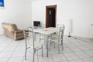 N202 - Numana, ampio bilocale con portico