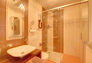 Studio Saturne 102 sur la place du village a Anzere