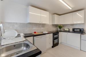 3 Bed in Needwood oc-g34826