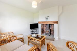 3 Bed in Needwood oc-g34826