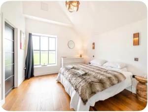 6 Bed in Hartland oc-b35044