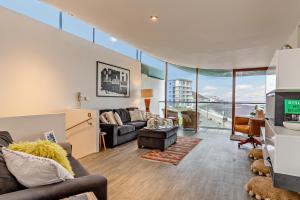 2 Bed in Westward Ho oc-n28376