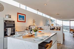 2 Bed in Westward Ho oc-n28376