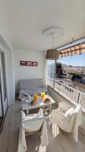 Le Richelieu apartment with small sea view