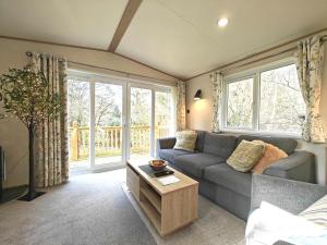 2 Bed in Weybourne oc-p36338