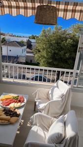 Le Richelieu apartment with small sea view