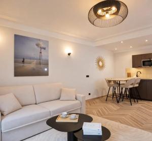 Eiffel Tower - Prestige apartment with views