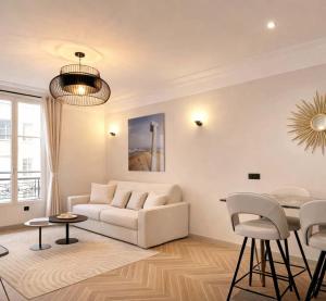 Eiffel Tower - Prestige apartment with views