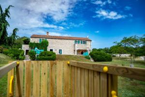 La Finka - villa with a heated pool & sauna