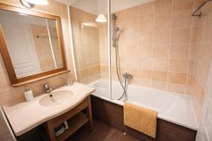 Duplex pour 2-4 personnes à Monflanquin - Piscine - Terrasse - Parking - Campagne - Lot-et-Garonne - draps inclus