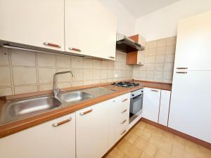 N034 - Appartamento con terrazzo a Numana