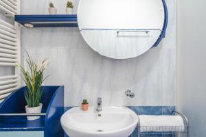 3 min to Beach Apartment with Patio AC - Il Lupo Affitta