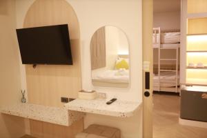 Kim Poshtel Hatyai