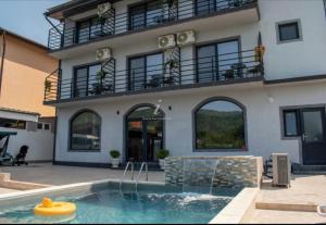 Pensiunea MALA House