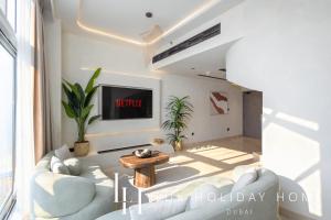 LUX The Dorra Bay Marina View Suite