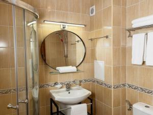 Orenda Mountain Lake