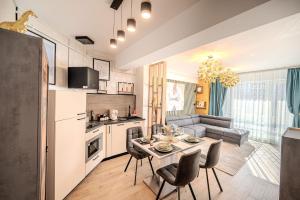 CosTan Apartment in Infinity Pool and Spa