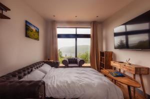 Elegant Cottage by Fairy pools 5