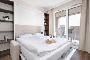 Bright Studio Near Centre Wita Stwosza Kraków with Air Conditioning by Noclegi Renters