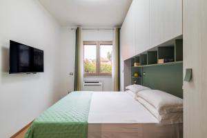 5 from the Sea, Elegant Apartment with Wi-Fi and AC