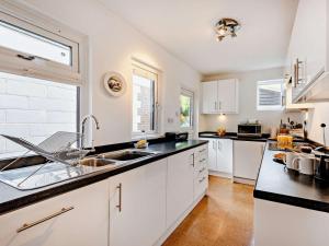 3 Bed in Arundel oc-90894
