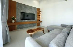 Luxury Private Bangtao Elarya Pool Villa