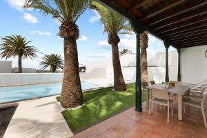 Santa Rosa Tinajo by Escape Home