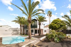 Santa Rosa Tinajo by Escape Home