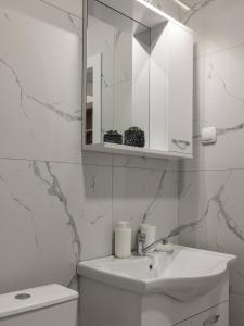Centrally Located Cozy DO Apartment