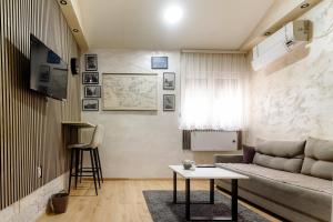CROWNE Stan11550 Sopstveno Parking Mesto