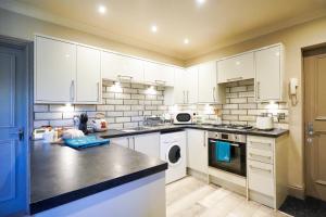 Countryside Apartment nr. Dore Train station