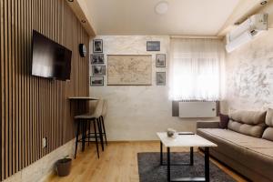 CROWNE Stan11550 Sopstveno Parking Mesto