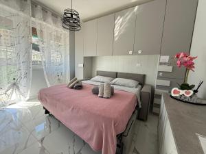 WH-Maison Du Soleil-Attico Monolocale con Parcheggio Gratuito e Grande terrazza - A 5 minuti dal centro - Wifi