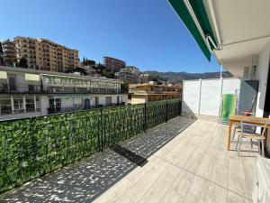 WH-Maison Du Soleil-Attico Monolocale con Parcheggio Gratuito e Grande terrazza - A 5 minuti dal centro - Wifi