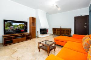 Spacious 144sqm flat near Mount Ymittos