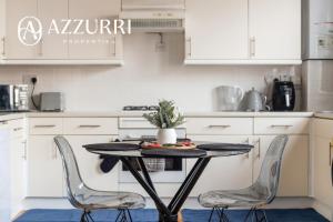 Short Stays at Brick Lane by Azzurri Properties Short Lets & Serviced Accommodation Shepherds Bush with Wi-Fi and Private Terrace