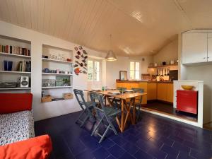 Historic maisonette with sea view