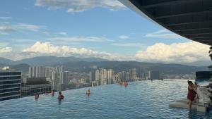 LUXORA SUITEs E A T O N KLCC