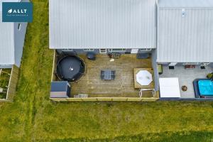 3 bedroom house near Keflavik airport
