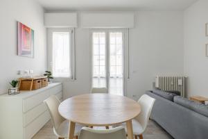 Menganti White Apartment by Wonderful Italy