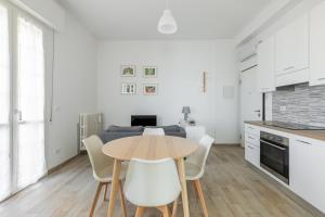 Menganti White Apartment by Wonderful Italy