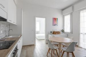 Menganti White Apartment by Wonderful Italy