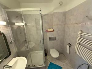 Restaurant & Hostel "Broadway"