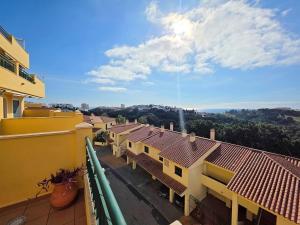 Queen Marie - Golf, Parking and Pool - Benalmádena