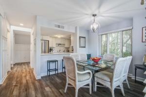 Fairway Oaks 1305