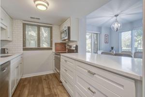 Fairway Oaks 1305