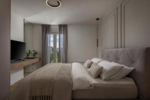 Iman Apartments