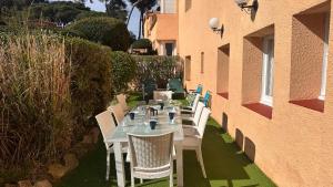 Apartamento con jardín a 11 metros de la playa. B1.