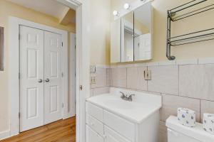 Provincetown Penthouse - Unit D